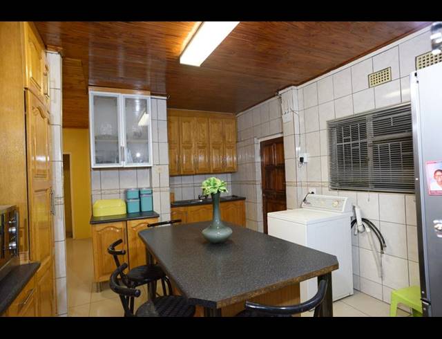 3 BEDROOM HOUSE FOR SALE IN VANDERBIJLPARK SE 1